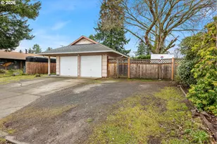 1716 SE 157th Ave, Portland, OR 97233 - Photo 2