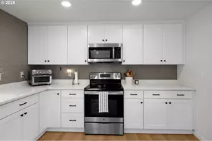745 S 71st St, Springfield, OR 97478 - Photo 18