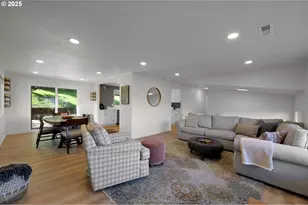 745 S 71st St, Springfield, OR 97478 - Photo 12