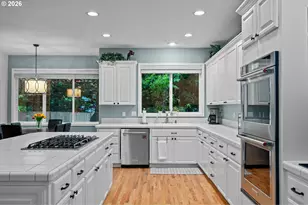 9534 NW Engleman St, Portland, OR 97229 - Photo 4