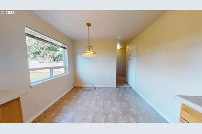 354 V St, Springfield, OR 97477 - Photo 8