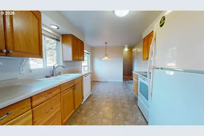 354 V St, Springfield, OR 97477 - Photo 14
