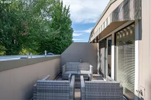 419 N Tomahawk Island Dr, Portland, OR 97217 - Photo 36