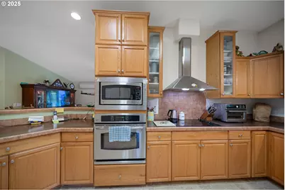 273 Golden Dr, Scottsburg, OR 97473 - Photo 22