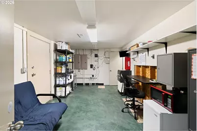 1921 Virginia Ave, North Bend, OR 97459 - Photo 38