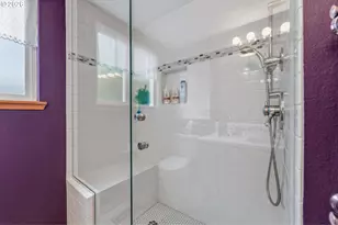 16100 SW Queen Victoria Pl, King City, OR 97224 - Photo 24