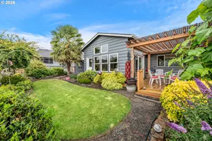 16100 SW Queen Victoria Pl, King City, OR 97224 - Photo 34