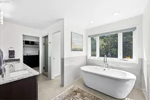 2726 SW 28th Dr, Portland, OR 97219 - Photo 14