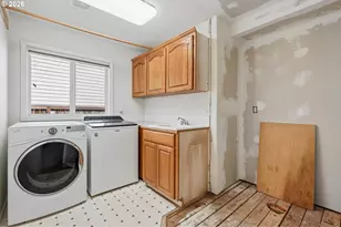 10941 NW Supreme Ct, Portland, OR 97229 - Photo 20