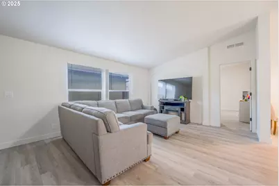 597 Barley St, Woodburn, OR 97071 - Photo 4