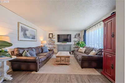 1607 NW 105th St, Vancouver, WA 98685 - Photo 2