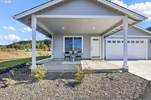 920 Fir Grove Ln, Sutherlin, OR 97479 - Photo 2