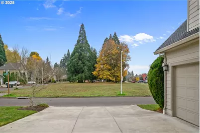 303 Lenore Loop, Eugene, OR 97404 - Photo 34