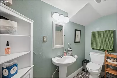 5900 NE Ainsworth St, Portland, OR 97218 - Photo 24