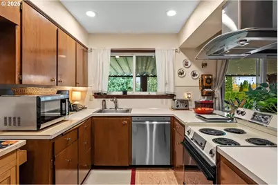 4525 NW Columbia Ave, Portland, OR 97229 - Photo 14