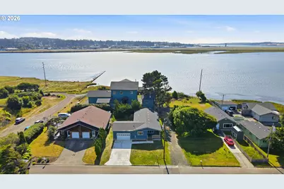 1560 Monroe St, North Bend, OR 97459 - Photo 2