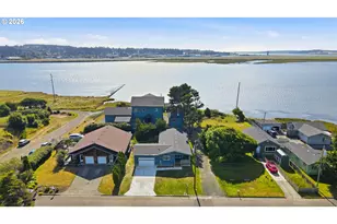 1560 Monroe St, North Bend, OR 97459 - Photo 2