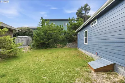 1560 Monroe St, North Bend, OR 97459 - Photo 36