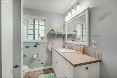 60 NE 23rd St, Gresham, OR 97030 - Photo 16