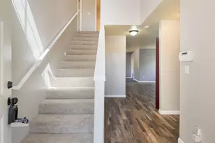 235 NE Lenox St, Hillsboro, OR 97124 - Photo 4