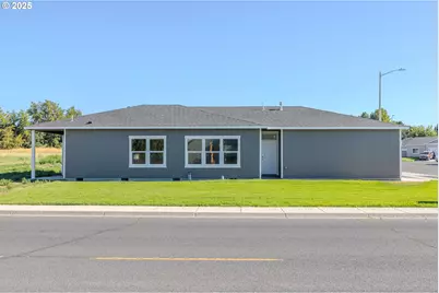 821 SE 9th Dr, Hermiston, OR 97838 - Photo 1