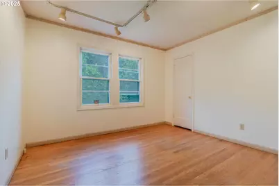 8040 SW Capitol Hill Rd, Portland, OR 97219 - Photo 12