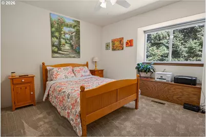 737 Pinecrest Dr, Grants Pass, OR 97526 - Photo 22