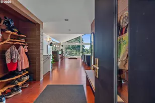 4110 SW Jerald Ct, Portland, OR 97221 - Photo 2