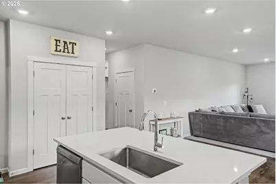 215 Walnut St, Mount Angel, OR 97362 - Photo 10