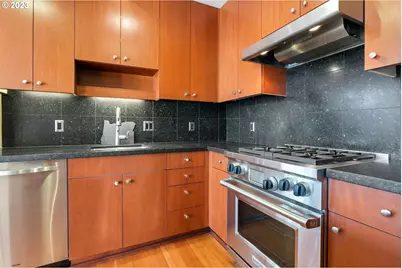 1025 NW Couch St #613, Portland, OR 97209 - Photo 6