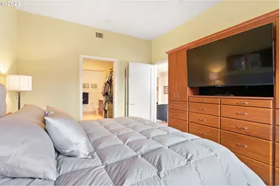 1025 NW Couch St #613, Portland, OR 97209 - Photo 24
