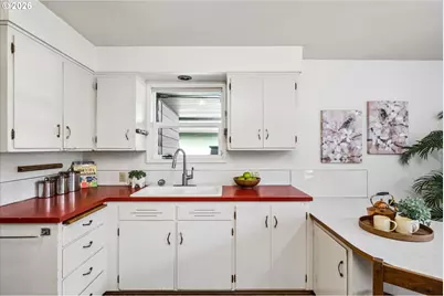 2536 Wood Ave, Eugene, OR 97402 - Photo 12