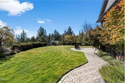 1154 NW Redfield Cir, Bend, OR 97703 - Photo 40