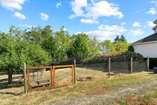17945 SW Hillsboro Hwy, Hillsboro, OR 97123 - Photo 40