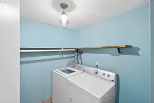12445 NE Hassalo St, Portland, OR 97230 - Photo 24