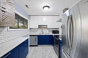 12445 NE Hassalo St, Portland, OR 97230 - Photo 16