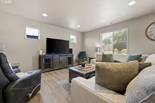 1911 S 59th St, Springfield, OR 97478 - Photo 8