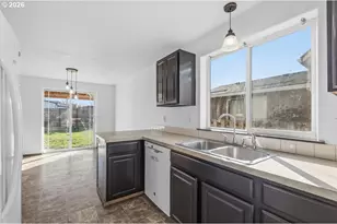 319 Berkley Ave, Molalla, OR 97038 - Photo 8