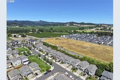 1941 NW Haun Dr, McMinnville, OR 97128 - Photo 24