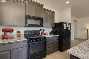 1941 NW Haun Dr, McMinnville, OR 97128 - Photo 10