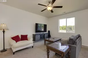 1941 NW Haun Dr, McMinnville, OR 97128 - Photo 6