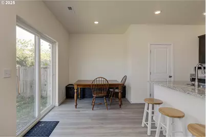 1941 NW Haun Dr, McMinnville, OR 97128 - Photo 8