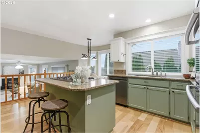 15975 SW Hampshire Ter, Portland, OR 97224 - Photo 12