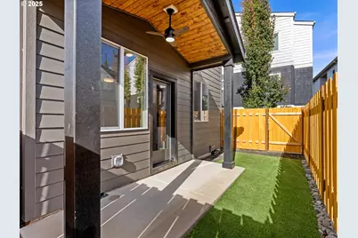 7468 N Polk Ave, Portland, OR 97203 - Photo 12