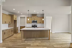 3075 Olympic St, Woodburn, OR 97071 - Photo 10