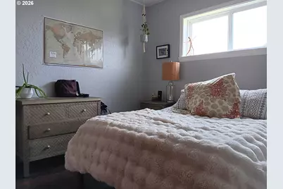 213 NW Cliff St NW, Newport, OR 97365 - Photo 18