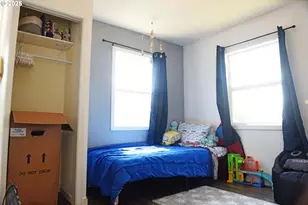 1542 NE Hollis St, Roseburg, OR 97470 - Photo 8