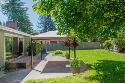 322 W Hickory St, Roseburg, OR 97471 - Photo 28