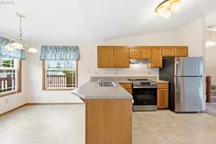 419 SW Day Ct, Gresham, OR 97080 - Photo 12