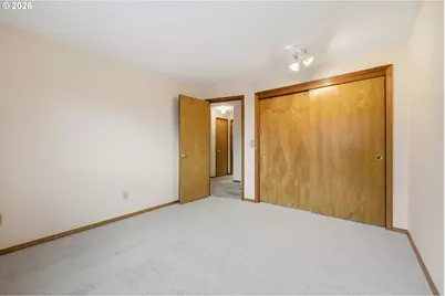 419 SW Day Ct, Gresham, OR 97080 - Photo 26